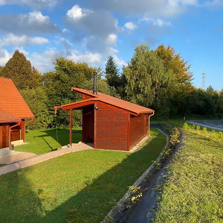 シャレー Derikovo *